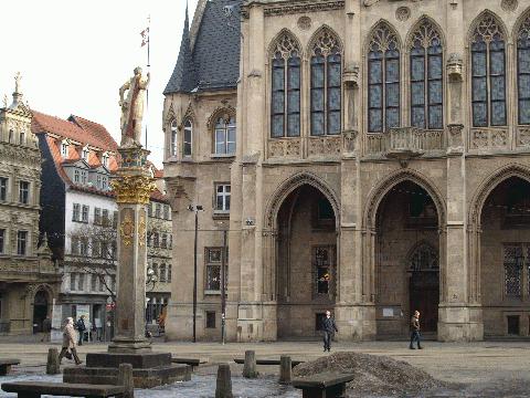 Erfurt Rathaus und Roland am Fischmarkt